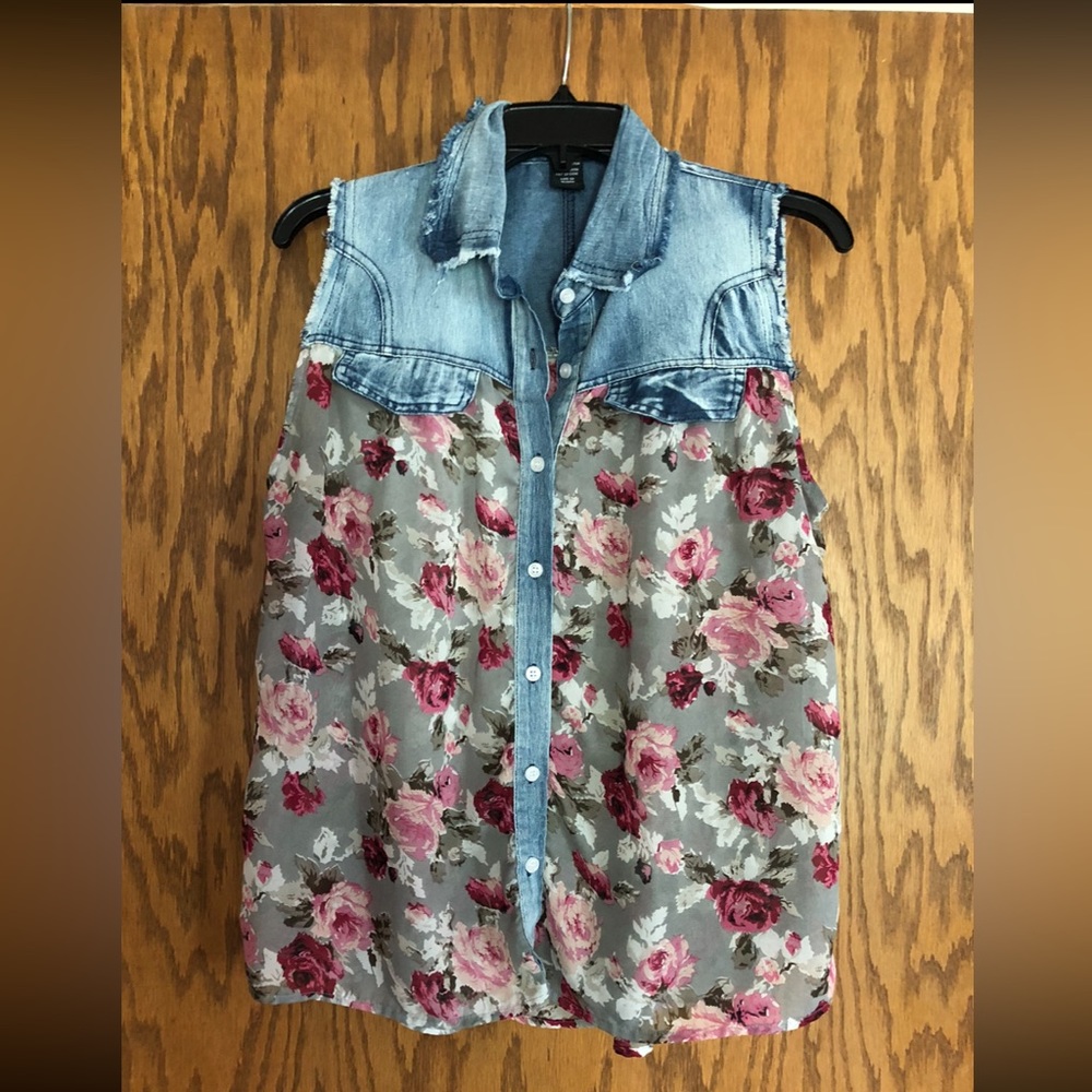 Sleeveless Jean & Floral Button Down Shirt